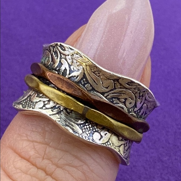 💛 Elegant Sterling Silver, Gold, and Copper Meditation Spinner Ring - Picture 3 of 6
